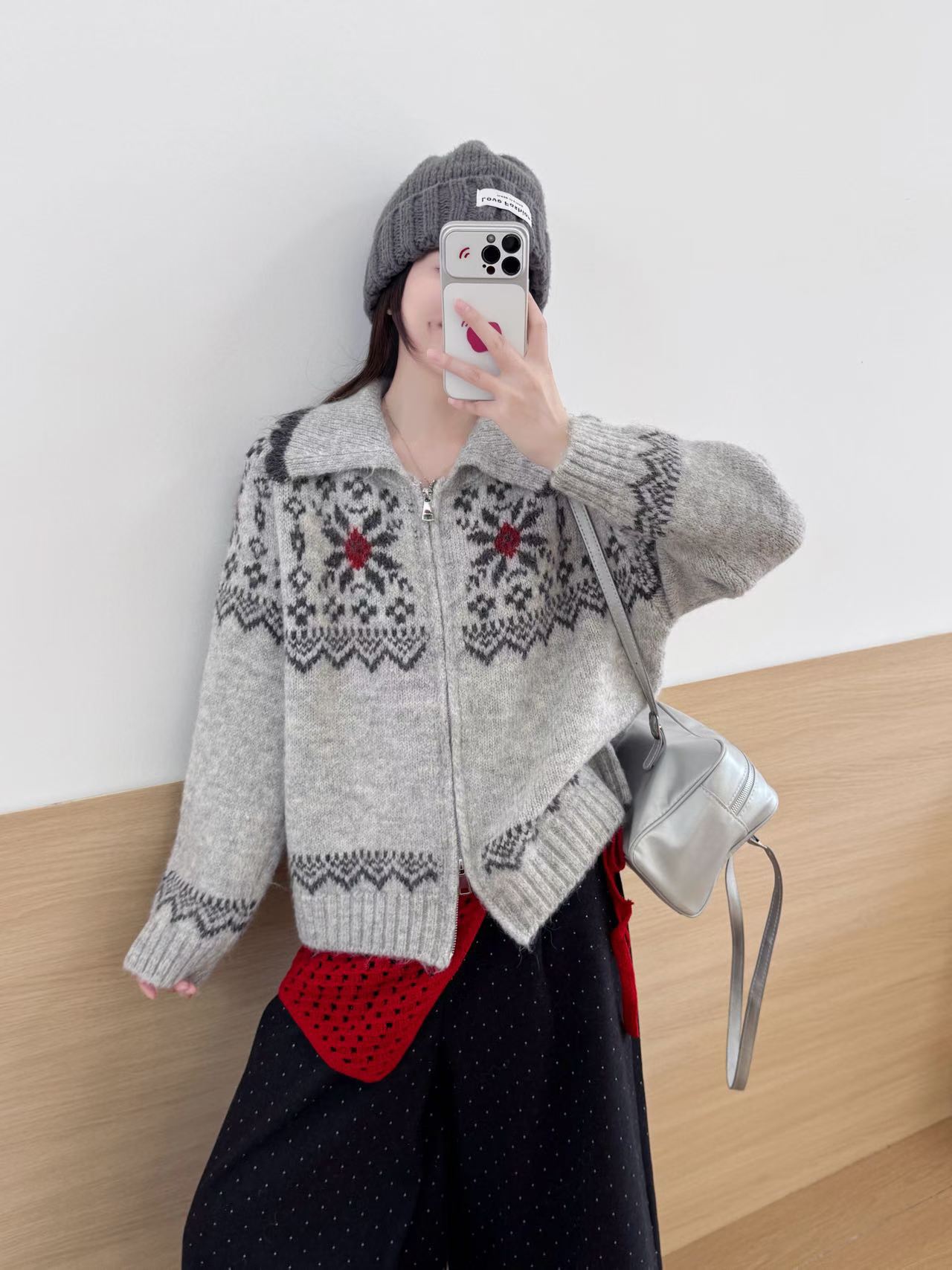 Fold-collar knit cardigan